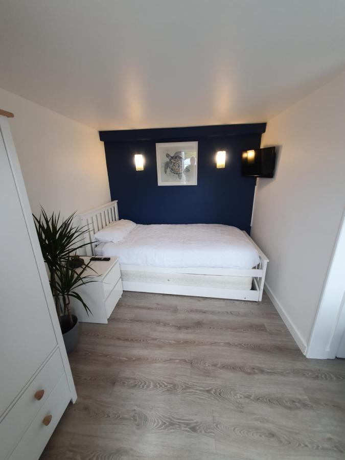 Lovely Private Studio Room With Own Kitchen And Bathroom. Set In The Popular Area Of Shiphay In Torquay And Only A Short Walk From Torbay Hospital Esterno foto