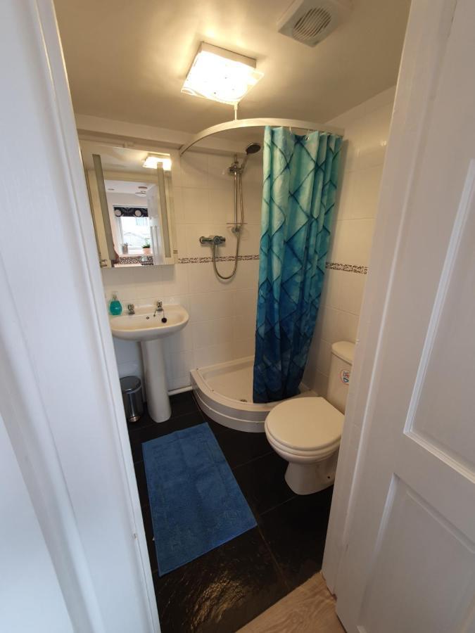 Lovely Private Studio Room With Own Kitchen And Bathroom. Set In The Popular Area Of Shiphay In Torquay And Only A Short Walk From Torbay Hospital Esterno foto