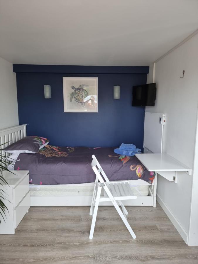 Lovely Private Studio Room With Own Kitchen And Bathroom. Set In The Popular Area Of Shiphay In Torquay And Only A Short Walk From Torbay Hospital Esterno foto